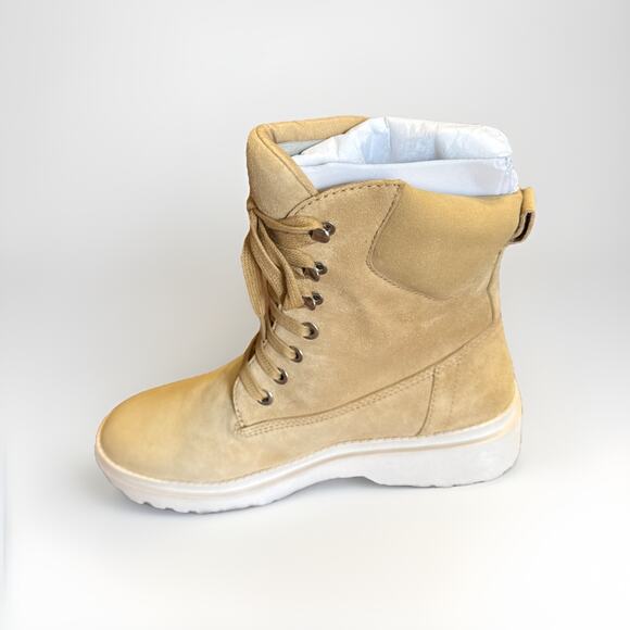 Lisa Vicky Adapt Bootie Womens size 8 Camel Suede Boot Lace Up New - Picture 8 of 9